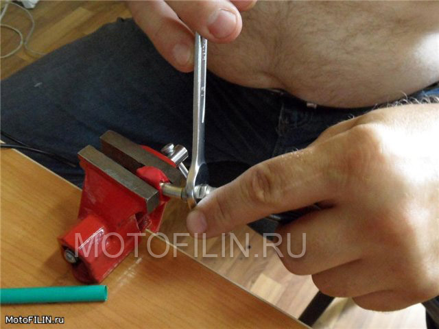 Закручиваем штуцер